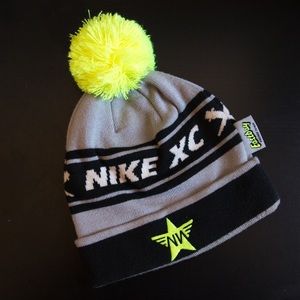 Nike NXN Cross Country Pom Pom Beanie